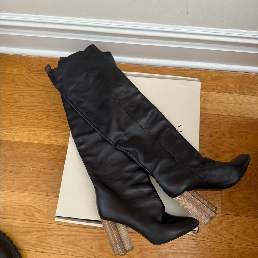 Louis Vuitton Black Leather Heeled Boots